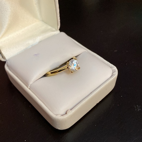 Vintage 925 Sterling Silver Cubic Zirconia ring - Picture 2 of 7